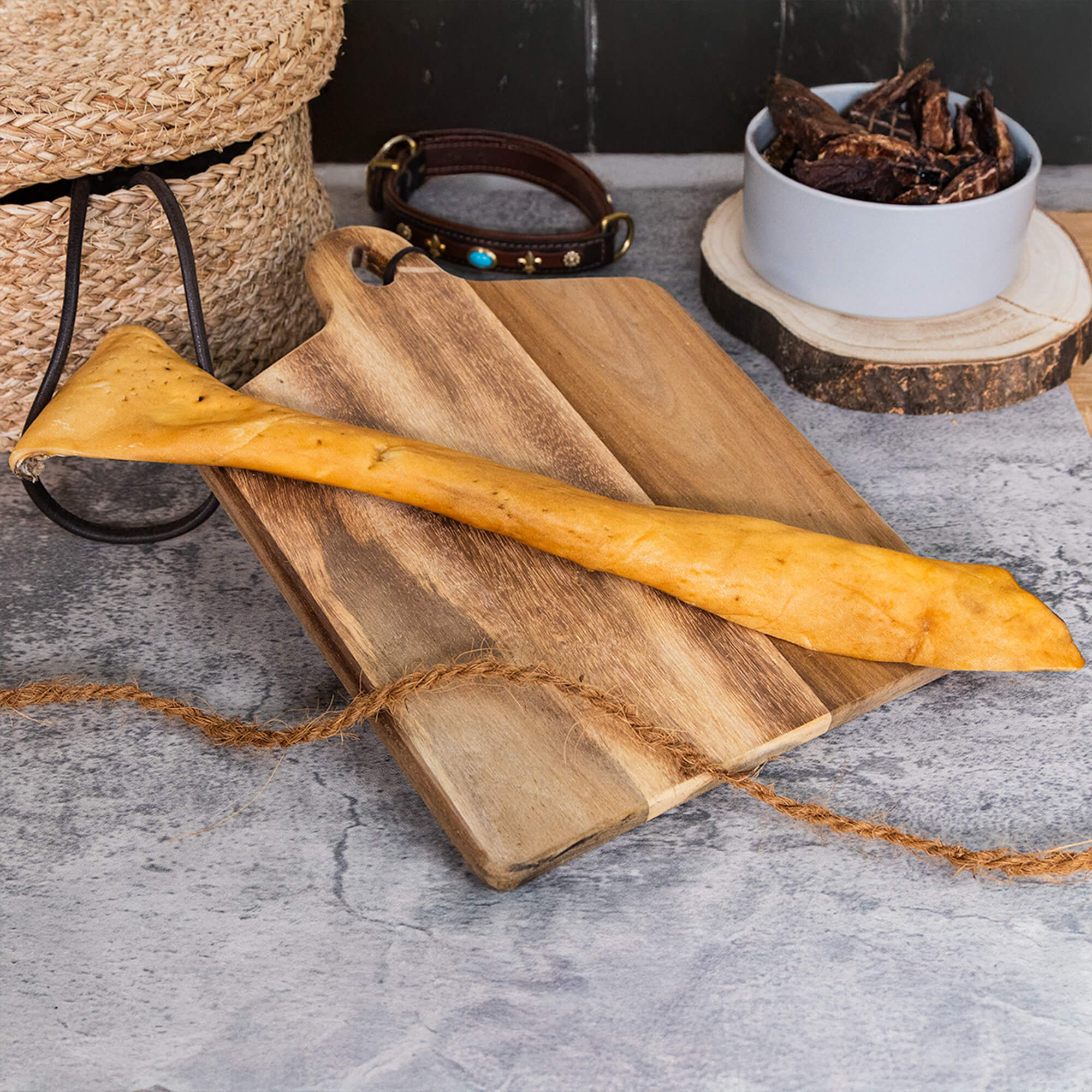 Hirschhaut Stange getrocknet